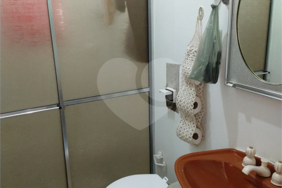 Sobrado à venda com 3 quartos em Jardim Regina, São Paulo, SP