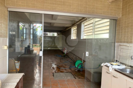 Casa à venda com 5 quartos, sendo 3 suítes, em Vila Rosália, Guarulhos, SP