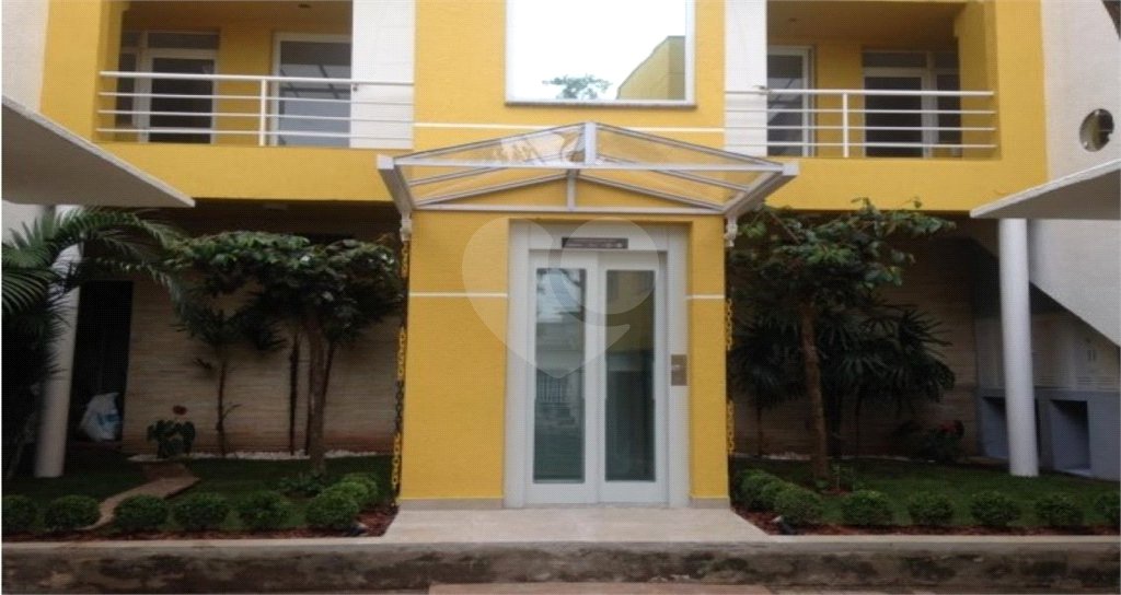Casa à venda com 3 quartos, sendo 1 suíte, no condomínio Residencial Vegas, São Paulo - SP