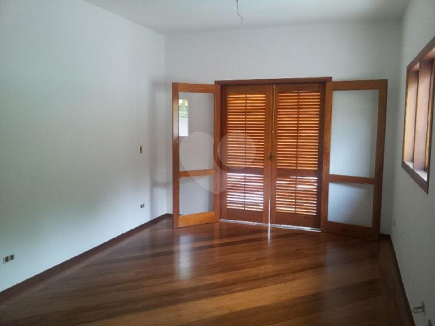 Sobrado à venda com 4 quartos, sendo 2 suítes, em Jardim Floresta, São Paulo, SP