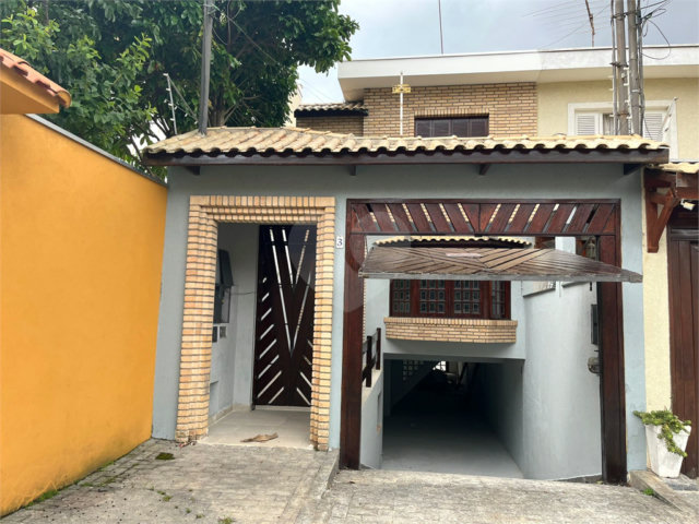 Sobrado à venda com 3 quartos, sendo 1 suíte,  em Tremembé, São Paulo, SP