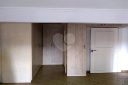 Apartamento à venda com 2 quartos, sendo 1 suíte, em Moema, São Paulo, SP