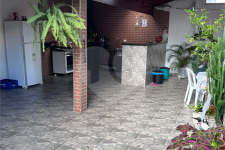 Sobrado à venda com 5 quartos, sendo 2 suítes,  em Jardim da Granja, São José dos Campos, SP