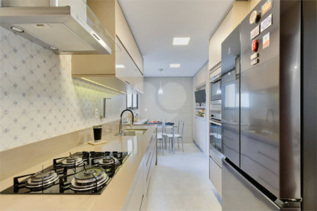 Apartamento à venda com 3 quartos, sendo 2 suítes, em Alto da Boa Vista, São Paulo, SP