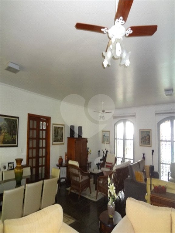 Casa à venda com 4 quartos, sendo 2 suítes,  no condomínio Acmti - Colinas do Mosteiro, Terras de Itaici e Recanto dos Pássaros, Indaiatuba - SP