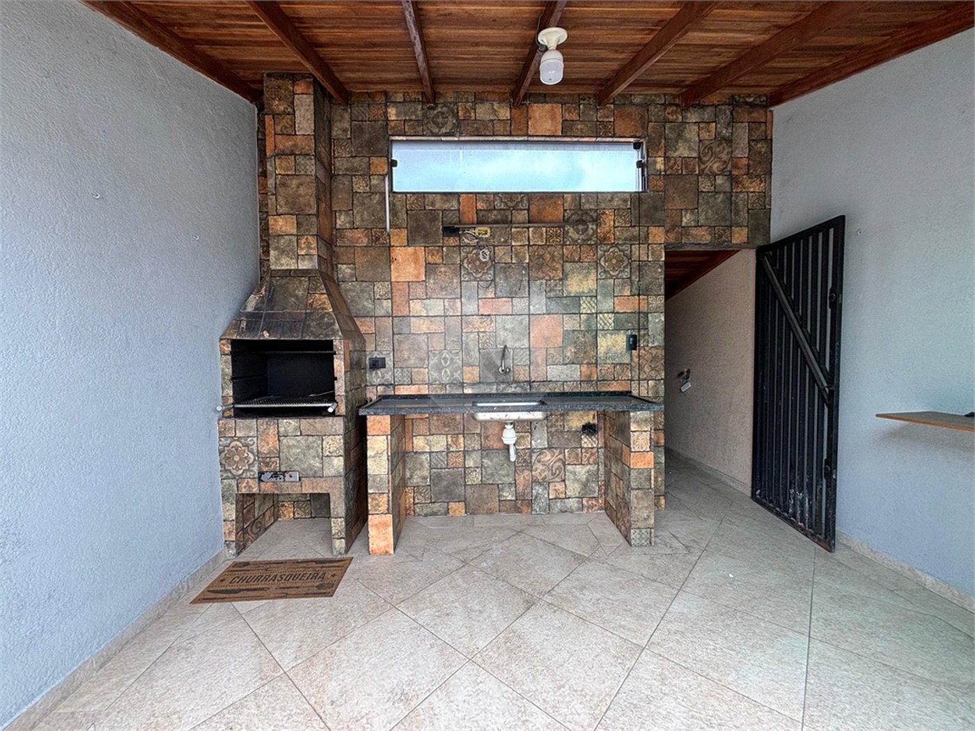 Casa à venda com 3 quartos, sendo 1 suíte,  em Jardim Santa Mena, Guarulhos, SP