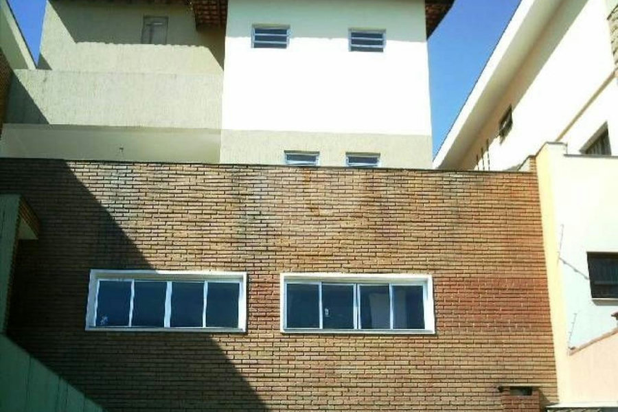Sobrado à venda com 4 quartos, sendo 3 suítes, em Horto, São Paulo, SP