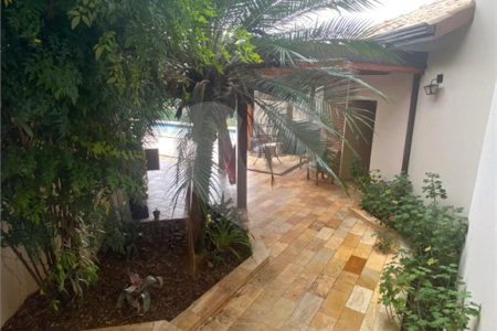 Casa à venda com 4 suítes no condomínio Vale da Santa Fé, Vinhedo - SP