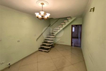 Sobrado à venda com 3 quartos em Vila Paulo Silas, São Paulo, SP
