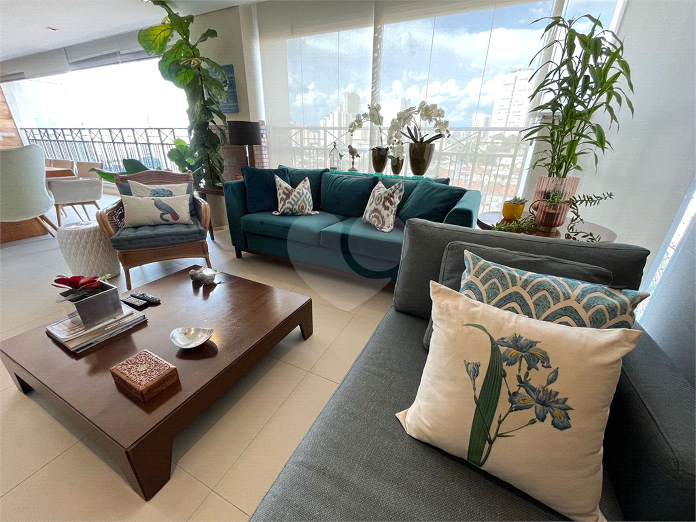 Apartamento à venda com 3 suítes em Santa Teresinha, São Paulo, SP