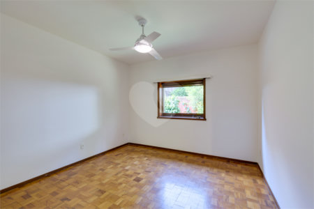 Casa Térrea à venda com 3 quartos, sendo 1 suíte, em Alto da Boa Vista, São Paulo, SP