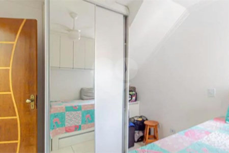 Casa à venda com 2 suítes no condomínio Residencial Flor de Lis, São Paulo - SP