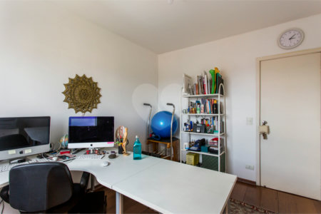 Apartamento à venda com 4 quartos, sendo 3 suítes, em Jardim Londrina, São Paulo, SP