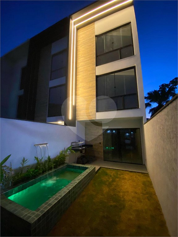Triplex à venda com 3 suítes em Jacarepaguá, Rio de Janeiro, RJ
