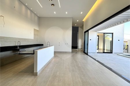Casa à venda com 3 suítes no condomínio Residencial Florais Itália, Cuiabá - MT