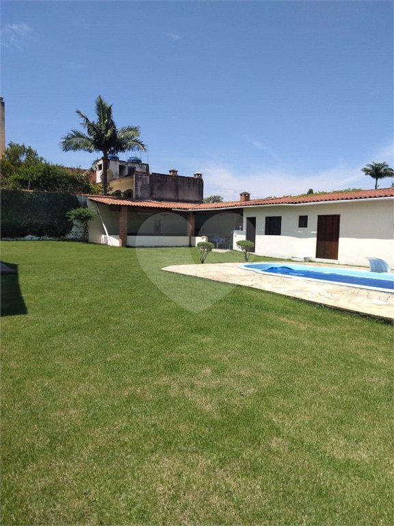 Casa à venda com 4 quartos, sendo 3 suítes,  em Vila Áurea, Poá, SP