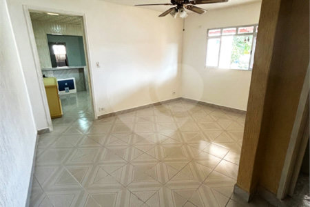 Sobrado à venda com 3 quartos, sendo 1 suíte,  em Jardim Santa Emília, São Paulo, SP