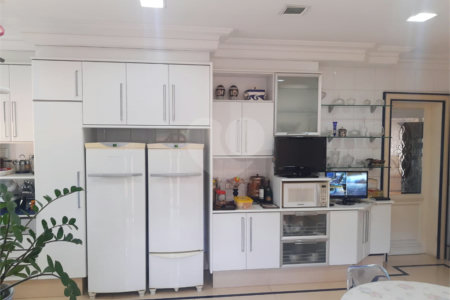 Casa à venda com 5 suítes em Jardim Leonor, São Paulo, SP