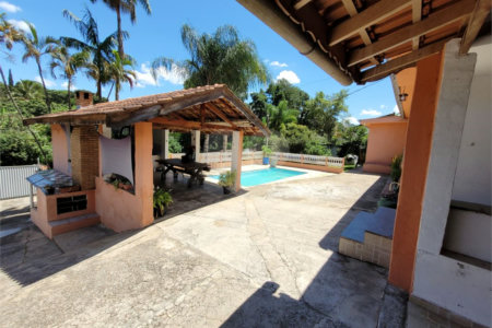 Chácara à venda com 3 quartos, sendo 1 suíte,  em Jardim Imperial, Atibaia, SP