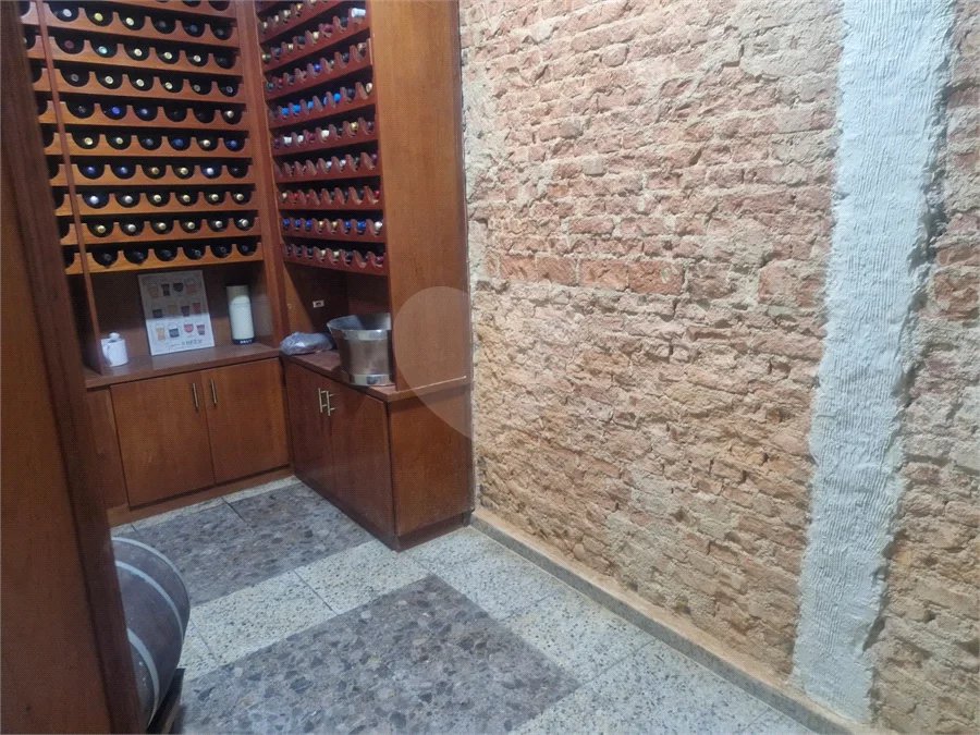 Casa à venda com 4 suítes no condomínio Villa Viana II, Cotia - SP
