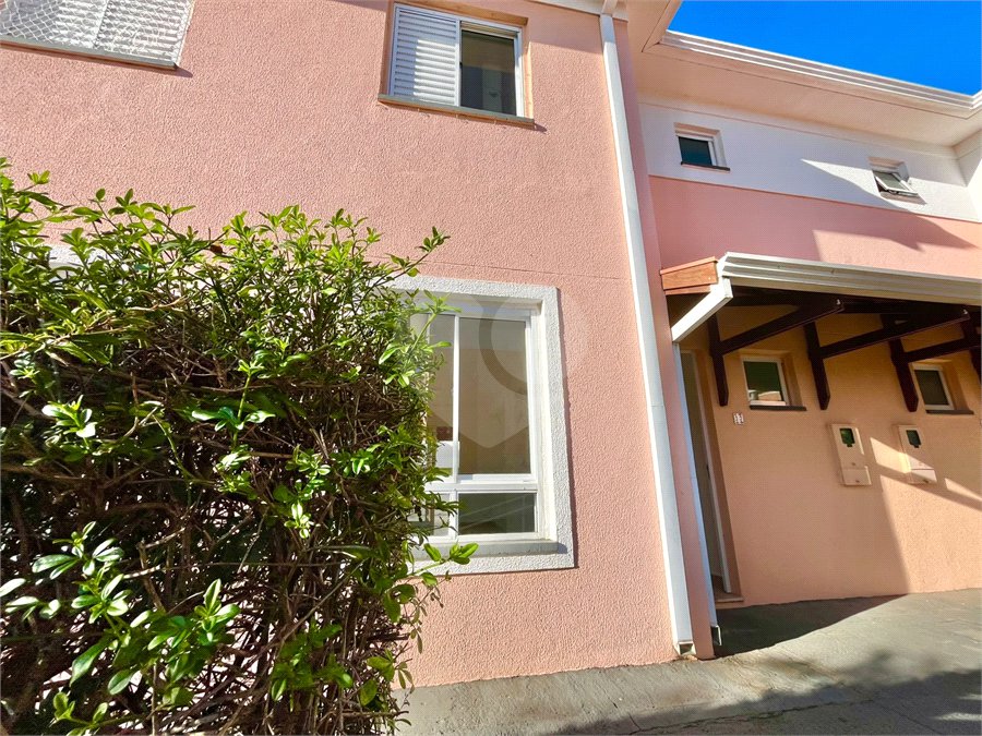 Casa à venda com 3 quartos no condomínio Residencial Villa Flora, Votorantim - SP