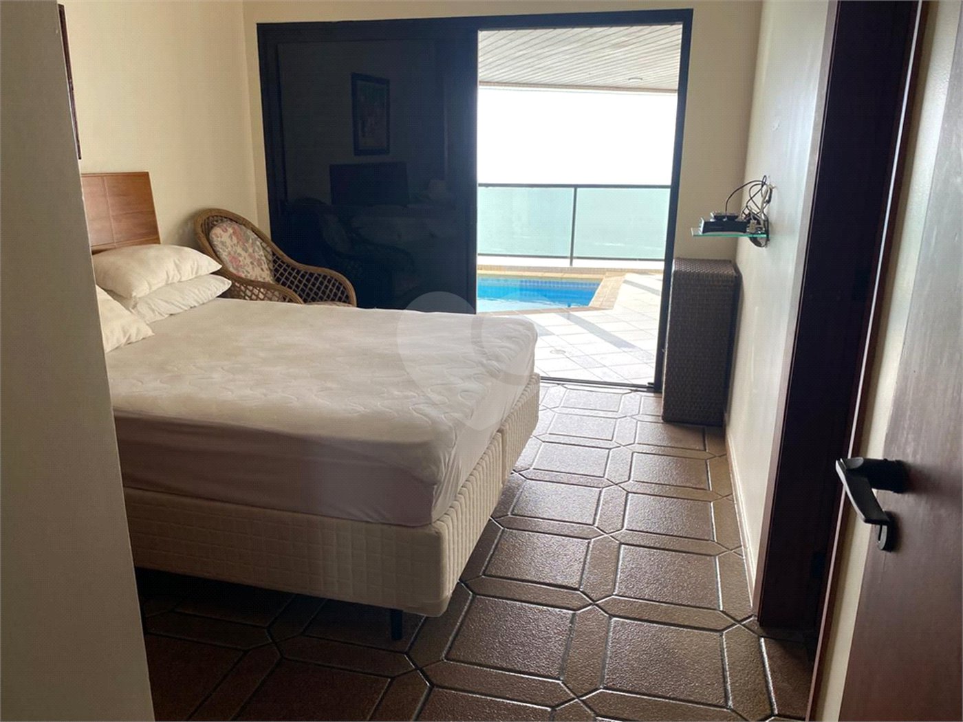 Apartamento à venda com 4 suítes em Jardim Astúrias, Guarujá, SP