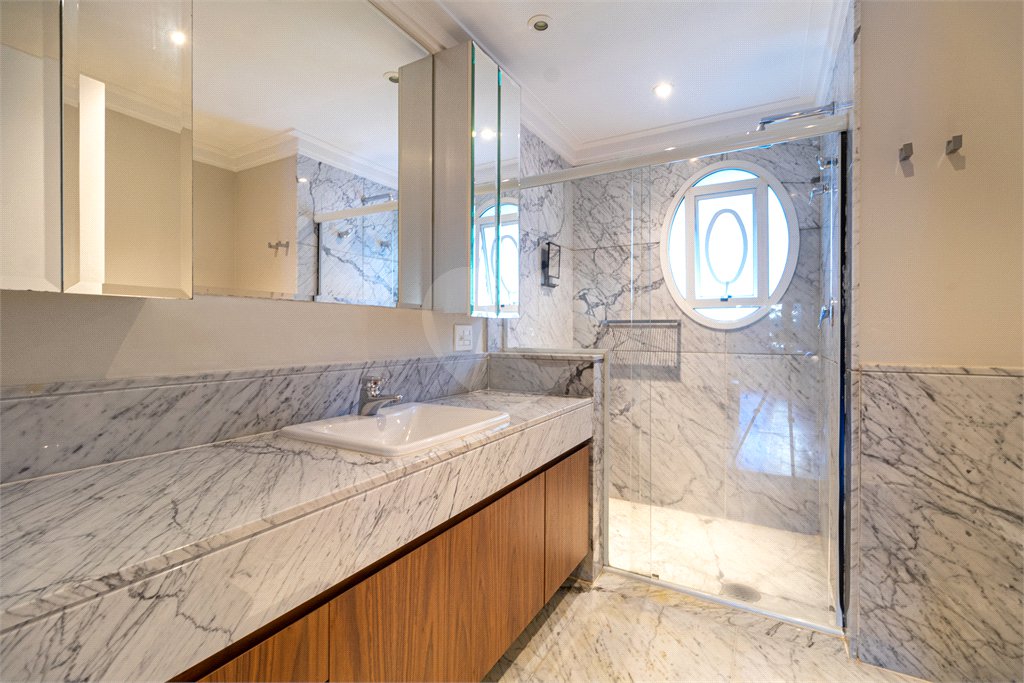 Apartamento à venda com 5 suítes em Moema, São Paulo, SP