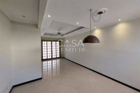 Casa em condomínio à venda com 3 quartos, sendo 1 suíte, em Jardim Simus, Sorocaba, SP
