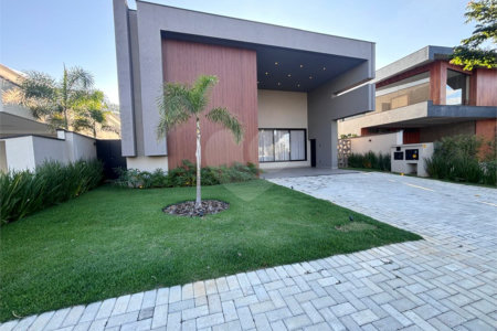 Casa à venda com 4 suítes no condomínio Alphaville Nova Esplanada 4, Votorantim - SP