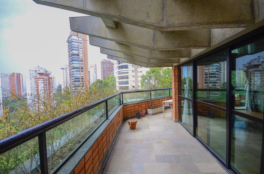 Apartamento à venda com 4 quartos, sendo 2 suítes, em Paraíso do Morumbi, São Paulo, SP
