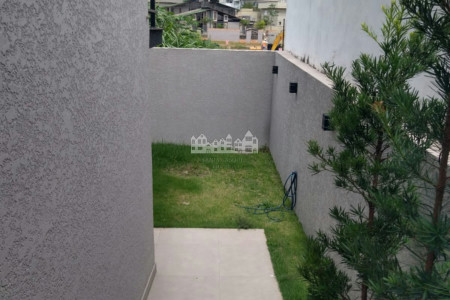Sobrado à venda ou para alugar com 3 suítes em Jardim do Lago, Atibaia, SP