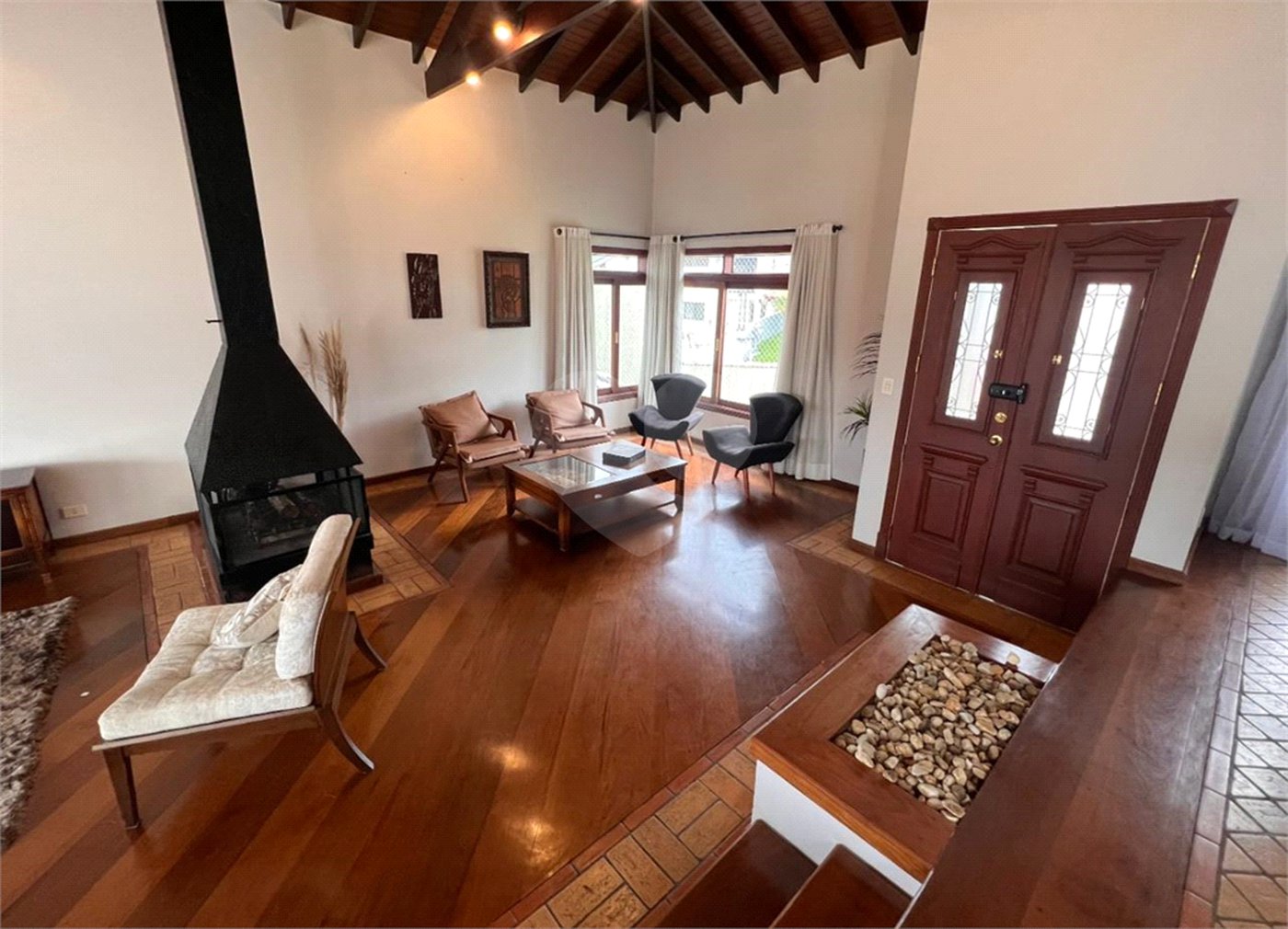 Casa à venda com 5 suítes em Aruã, Mogi das Cruzes, SP