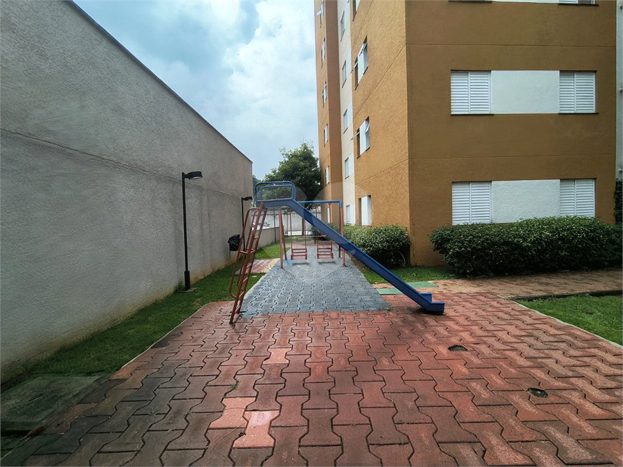 Apartamento à venda com 2 quartos, sendo 1 suíte,  em Jardim Carambeí, São Roque, SP