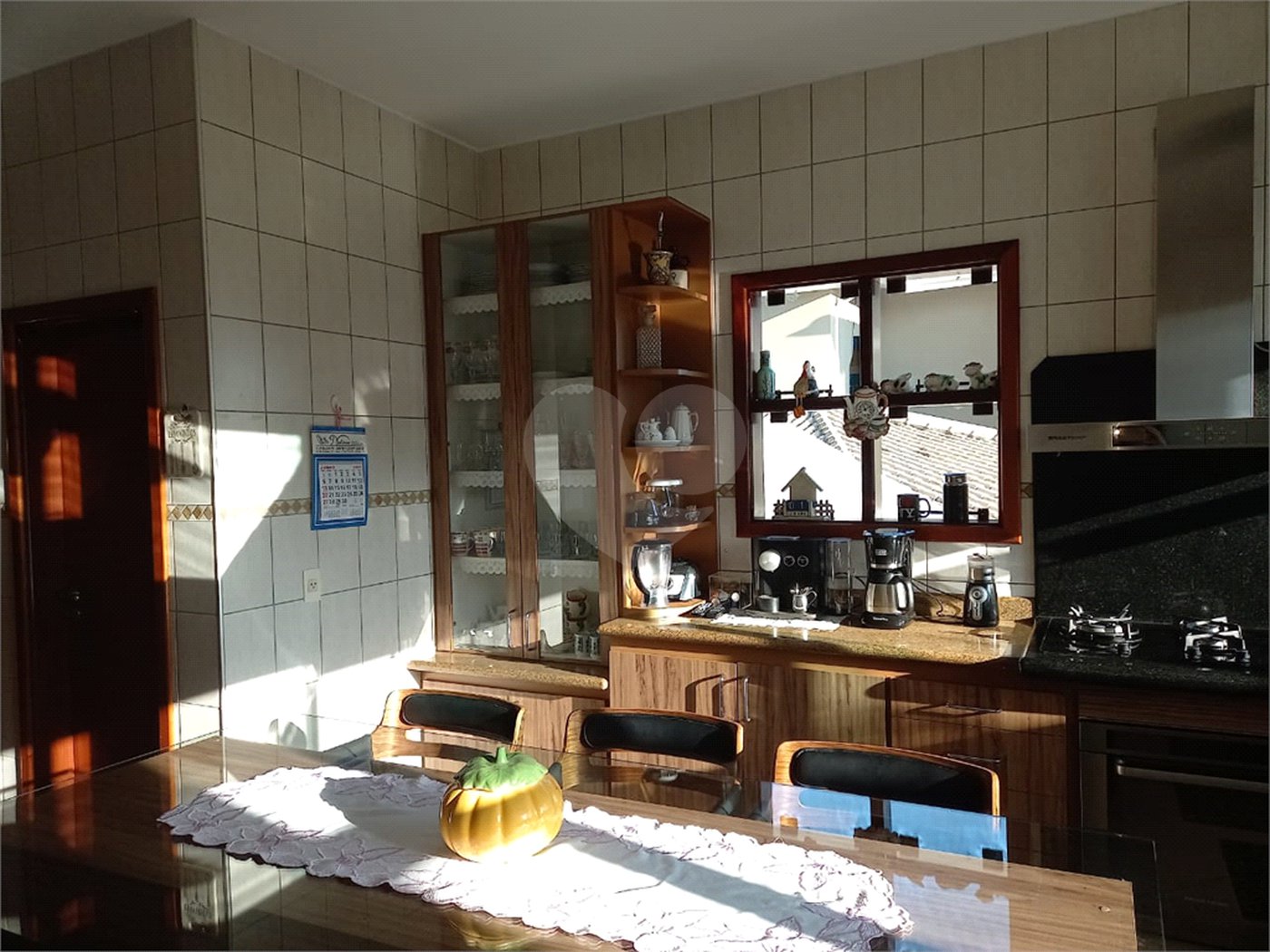 Casa à venda com 4 quartos, sendo 1 suíte, no condomínio Vale do Itamaracá, Valinhos - SP