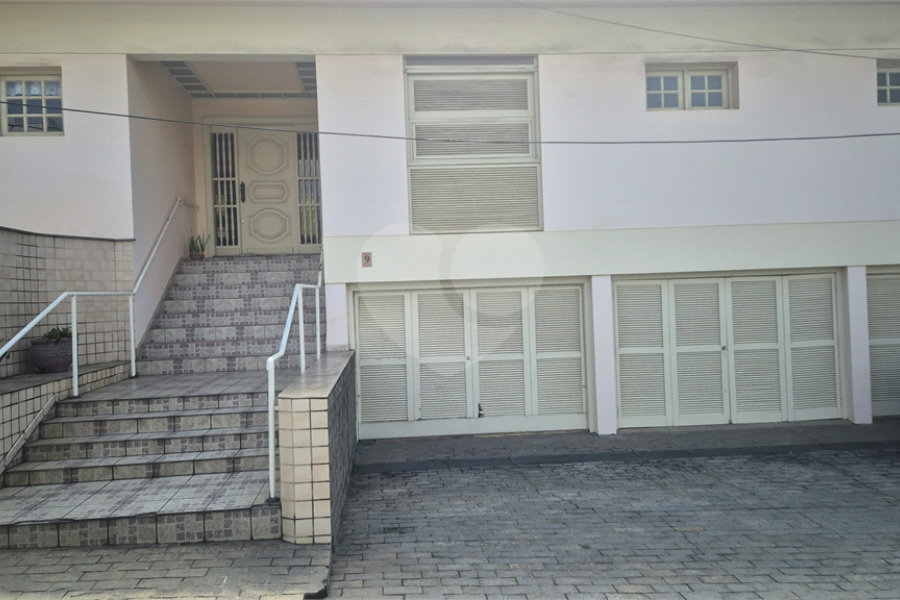 Casa à venda com 4 quartos, sendo 3 suítes, no condomínio Chácara das Rosas, São Paulo - SP