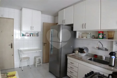 Apartamento à venda com 3 quartos, sendo 1 suíte,  em Cerqueira César, São Paulo, SP