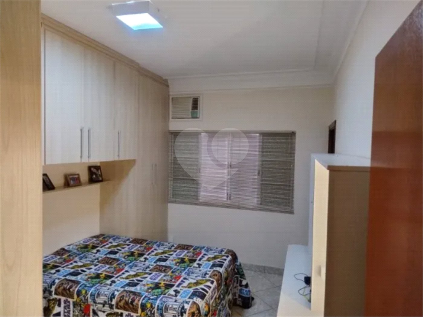 Sobrado à venda com 5 quartos, sendo 3 suítes, em Ribeirânia, Ribeirão Preto, SP
