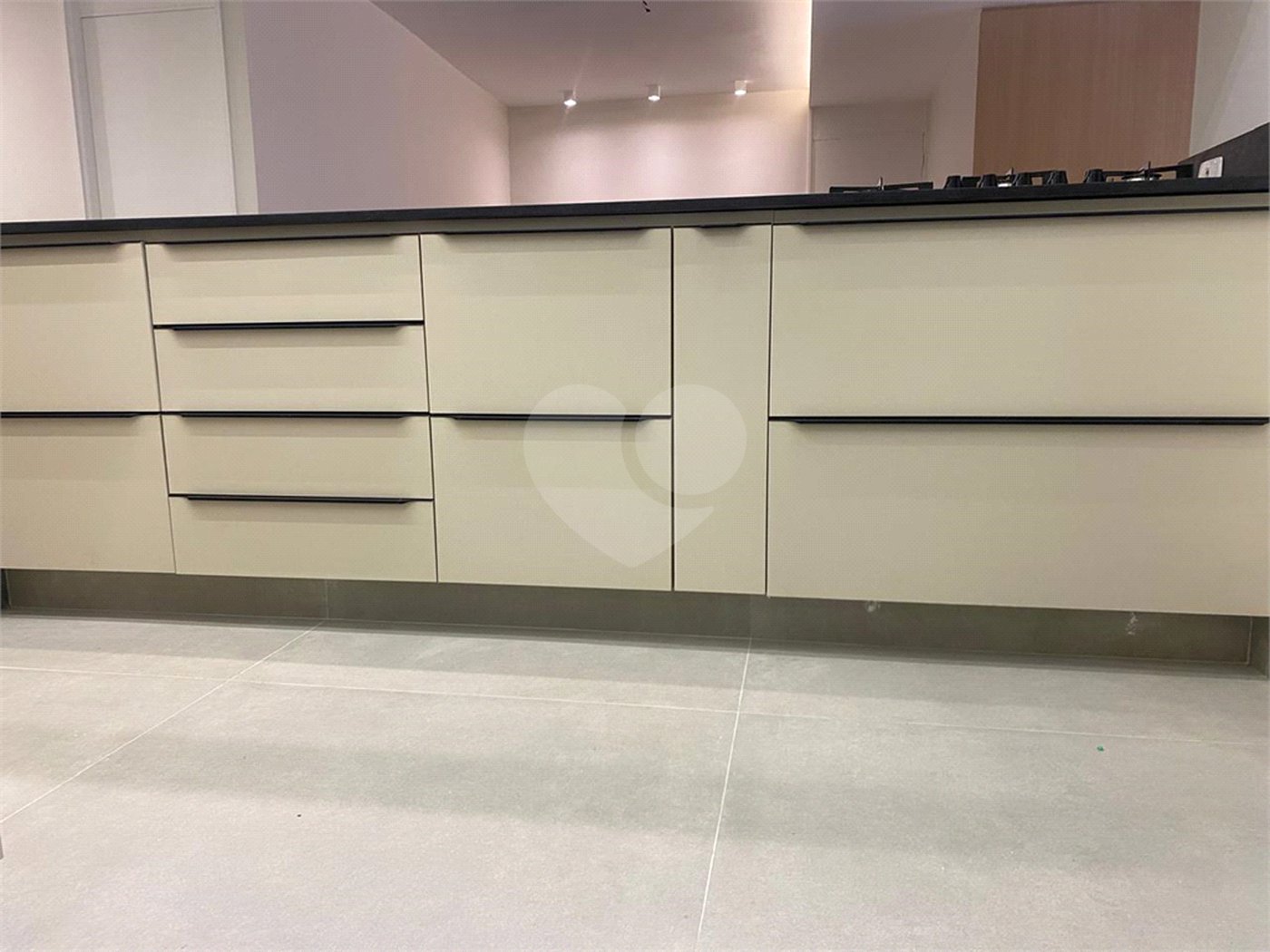 Apartamento à venda com 3 quartos, sendo 1 suíte,  em Itaim Bibi, São Paulo, SP