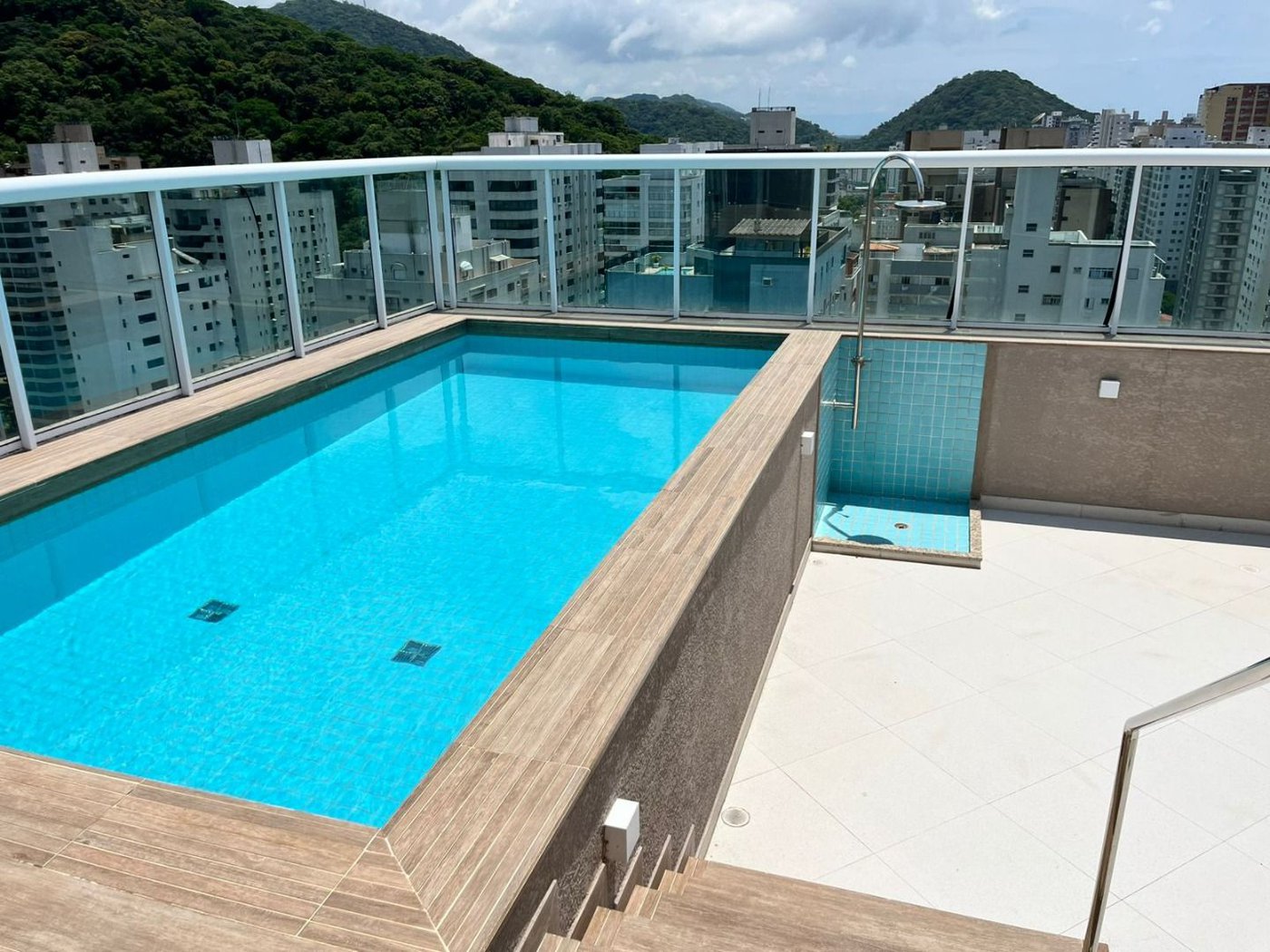 Cobertura com 3 dormitórios à venda, 270 m² por R$ 2.890.000,00 - Barra Funda - Guarujá/SP