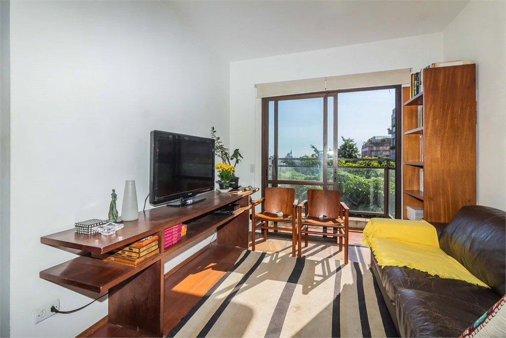 Apartamento à venda com 2 quartos, sendo 1 suíte, em Vila Madalena, São Paulo, SP