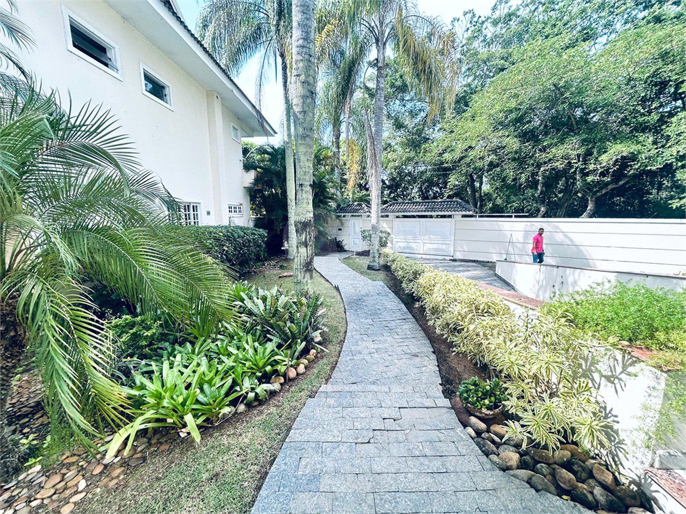 Casa à venda com 8 quartos, sendo 7 suítes, em Barra da Tijuca, Rio de Janeiro, RJ
