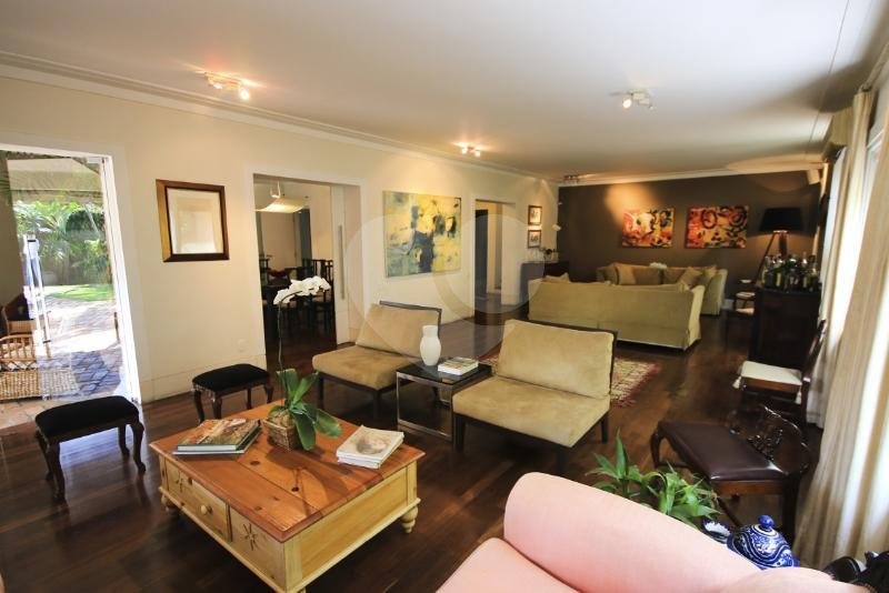 Casa à venda com 3 quartos, sendo 2 suítes,  em Vila Tramontano, São Paulo, SP
