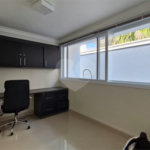 Casa à venda ou para alugar com 5 quartos, sendo 4 suítes, no condomínio Shamballa II, Atibaia - SP
