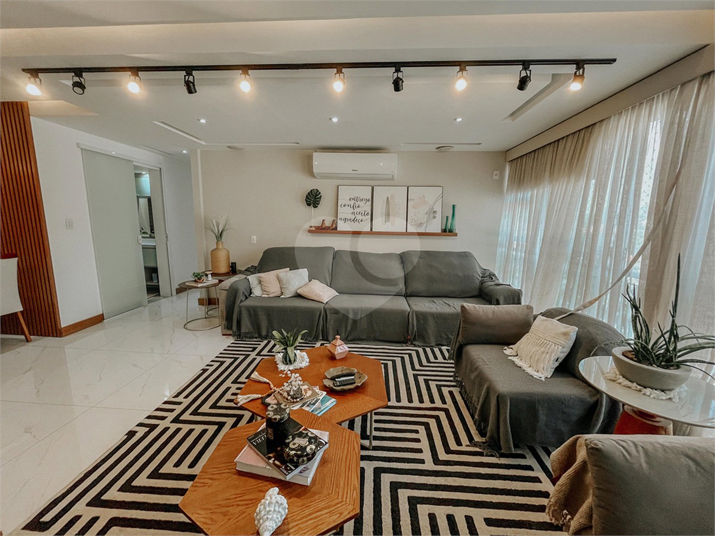 Apartamento à venda com 3 quartos, sendo 1 suíte, em Campo Grande, Rio de Janeiro, RJ