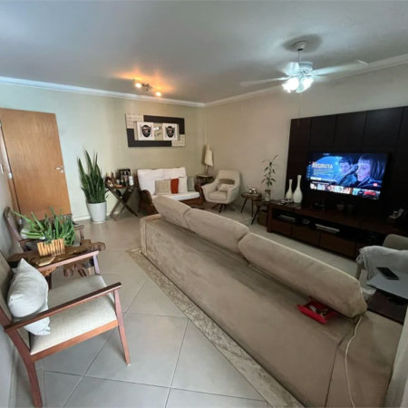 Casa à venda com 3 quartos, sendo 1 suíte,  em Jardim Casablanca, São Paulo, SP