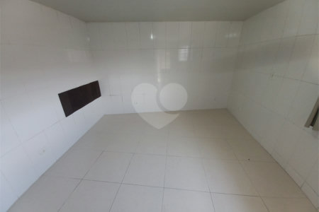 Casa à venda com 5 quartos, sendo 1 suíte, em Jardim Novo Taboão, São Paulo, SP