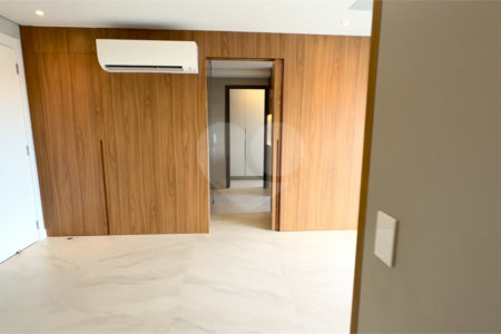 Apartamento à venda com 3 quartos, sendo 1 suíte,  em Parque Industrial Tomas Edson, São Paulo, SP