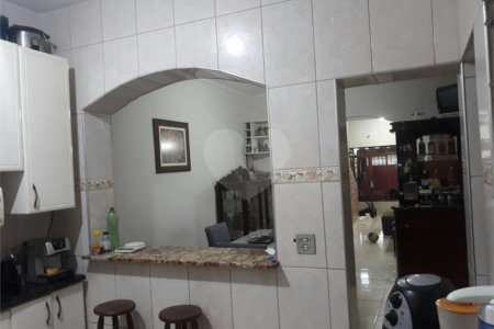 Sobrado à venda com 3 suítes em Vila Nivi, São Paulo, SP