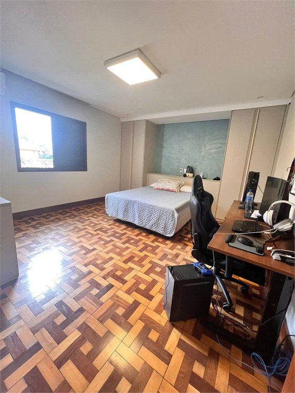 Sobrado à venda com 5 quartos, sendo 2 suítes, em Vila Inah, São Paulo, SP