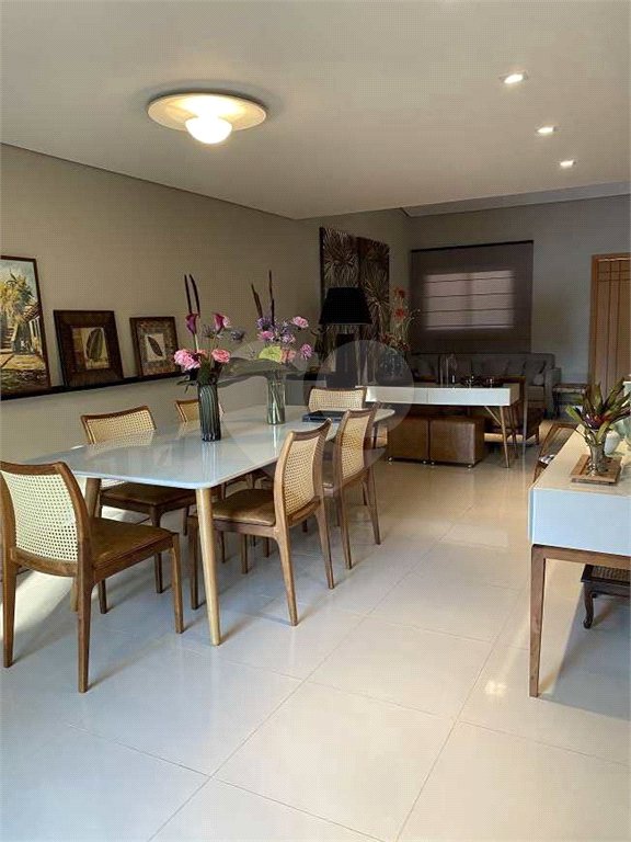 Casa à venda com 4 suítes no condomínio Villa Veneto, Itatiba - SP